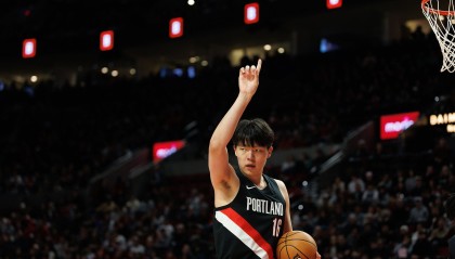 篮球-👀杨瀚森准备出战！开拓者背靠背 罗威里斯阿夫迪亚今日全部Out