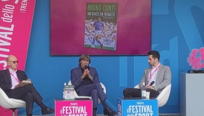 企鹅体育直播-顶翻三狮的小不点，会是意大利新一代“伟右”吗？