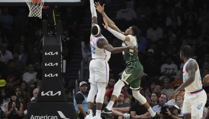 队记：热火直到昨晚深夜才得知 雄鹿可能不会在今天交易字母